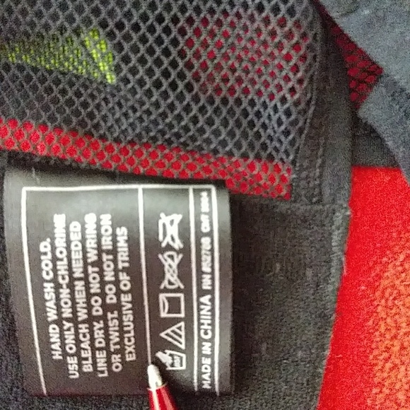 Balanced tech Swim Top. Size M - Picture 4 of 5